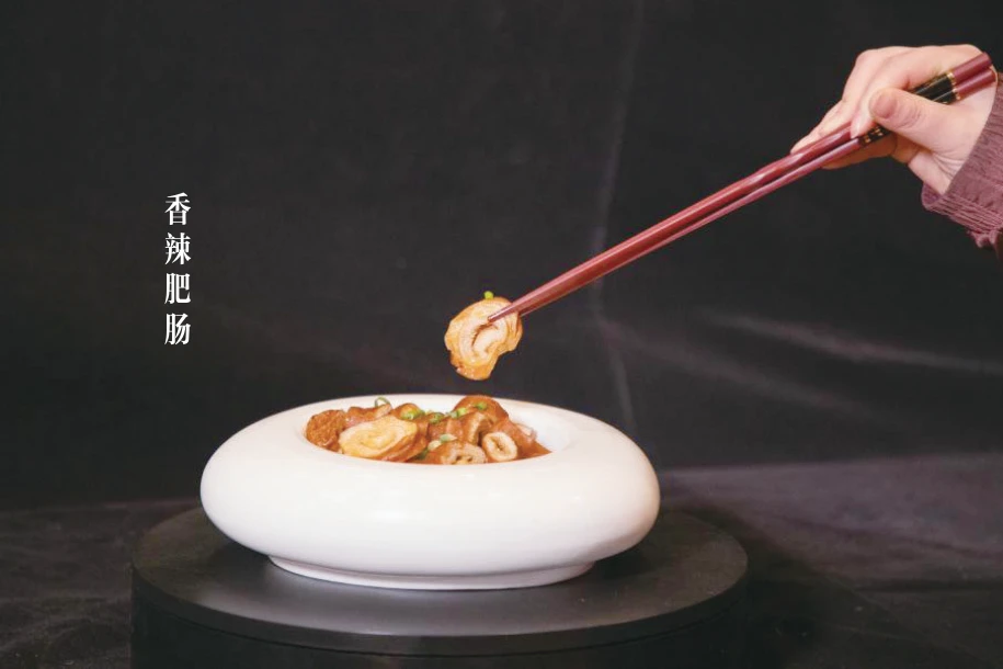 香辣肥肠，鸠帮菜代表菜